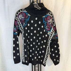 Elegant Black Patterned Women's Turtleneck Sweater (Vintage)